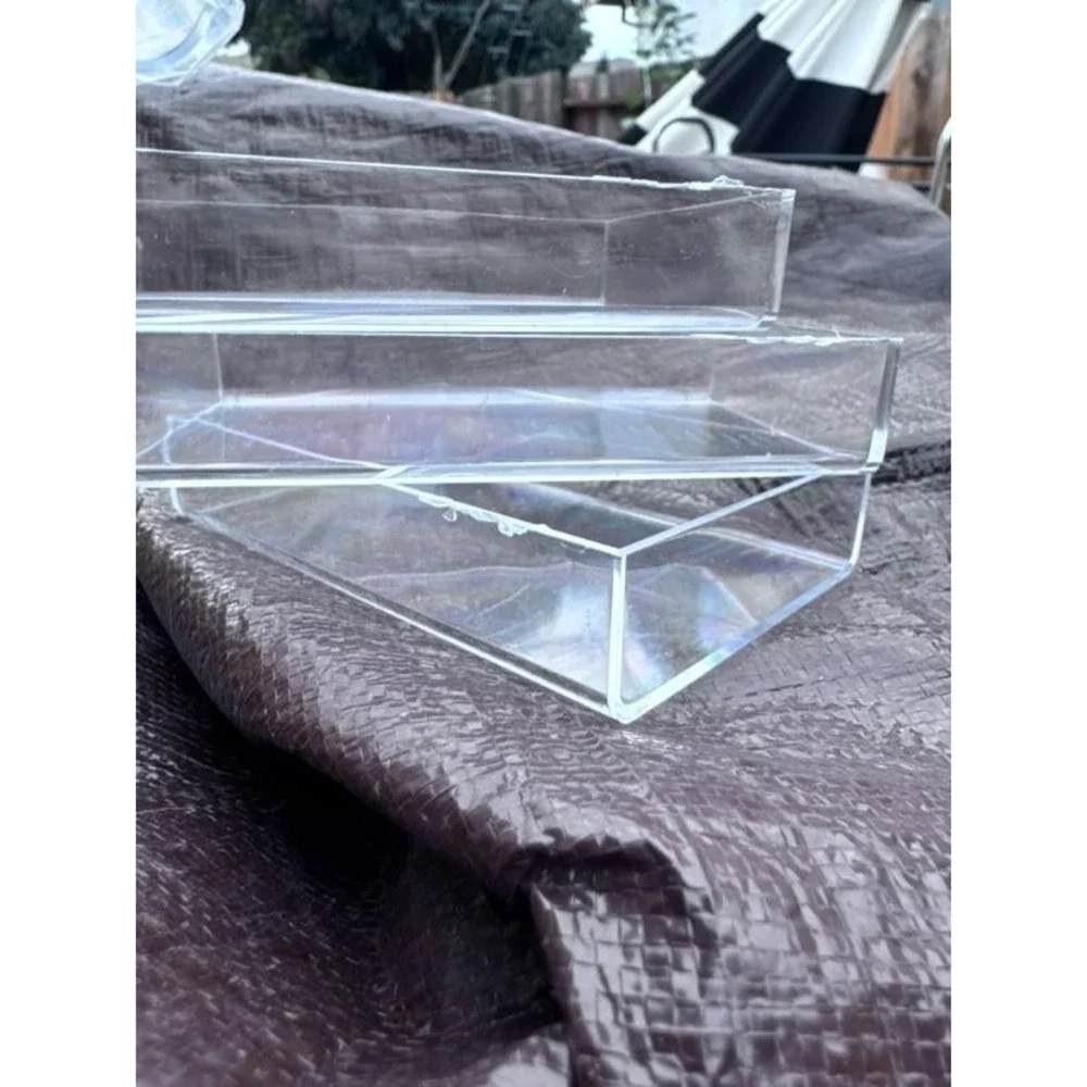 Nantucket Cheese & Crackers Serving‎ Tray Clear Acrylic, Crack in the Center